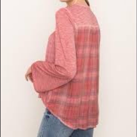 Mystree sweater NWT med/large